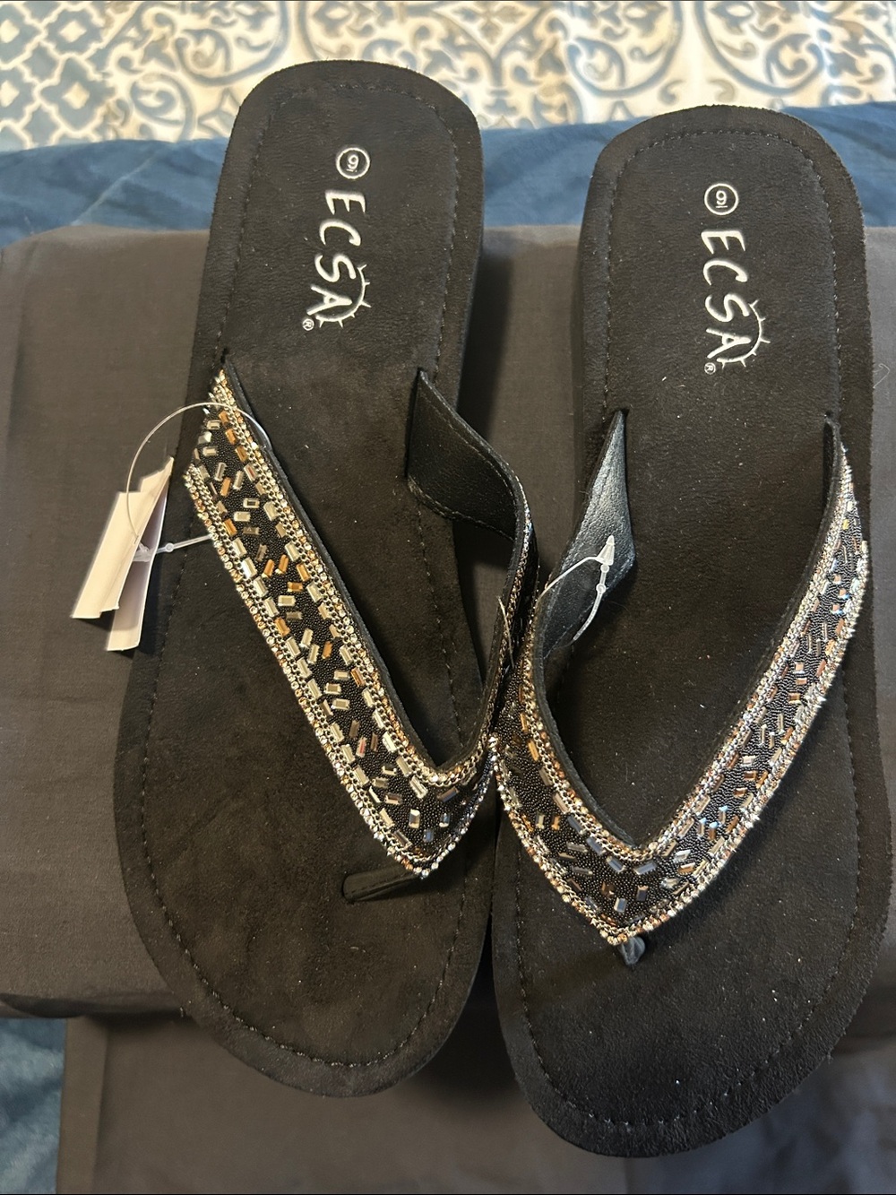 ECSAS Beaded Flip Flop Sandals in Black & Gold US 9 NWT
